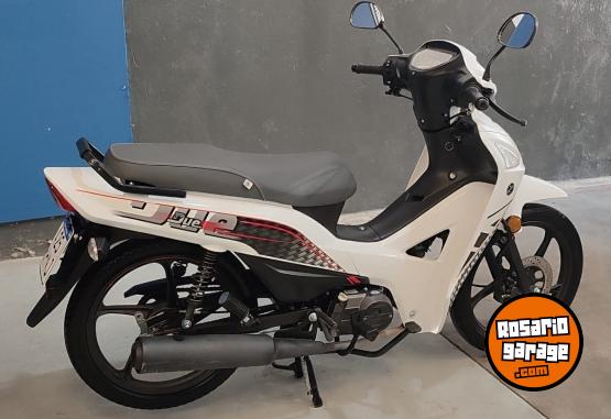 Motos - Zanella DUE 125 SPORT 2025 Nafta 5900Km - En Venta
