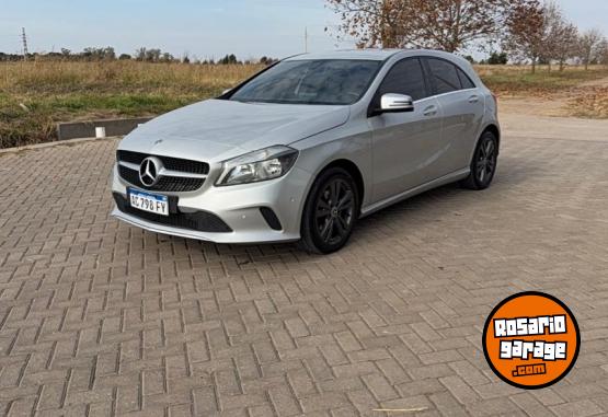 Autos - Mercedes Benz A 200 Urban 2018 Nafta 84000Km - En Venta