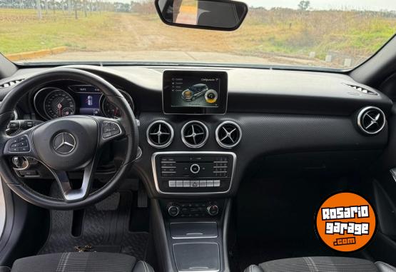 Autos - Mercedes Benz A 200 Urban 2018 Nafta 84000Km - En Venta