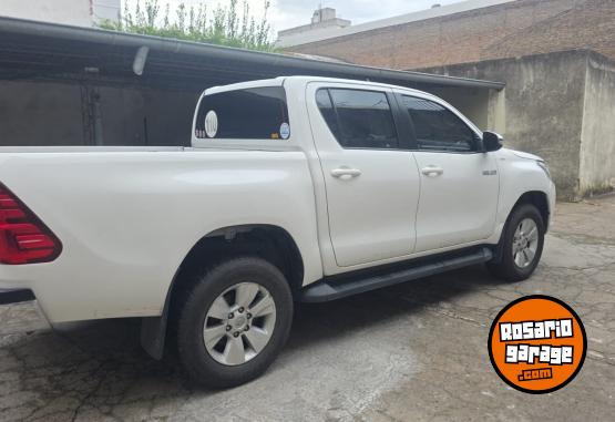 Camionetas - Toyota HILUX SRV 4X2 AUTOMATICA 2018 Diesel 167000Km - En Venta