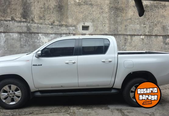 Camionetas - Toyota HILUX SRV 4X2 AUTOMATICA 2018 Diesel 167000Km - En Venta