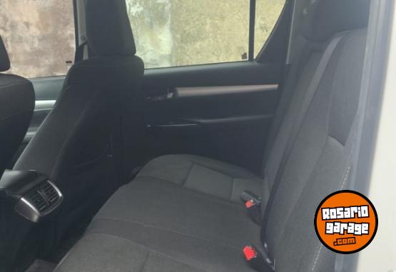 Camionetas - Toyota HILUX SRV 4X2 AUTOMATICA 2018 Diesel 167000Km - En Venta
