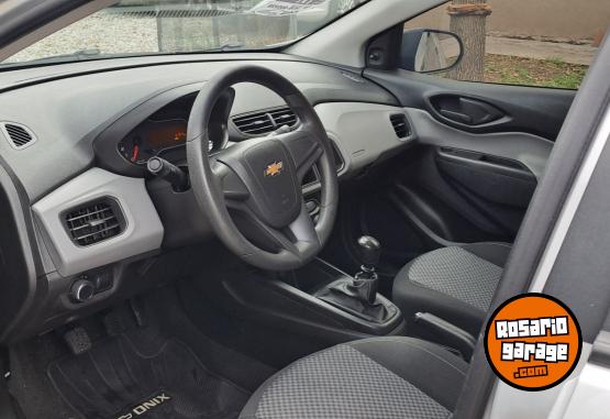 Autos - Chevrolet Onix joy+ 2019 GNC 120000Km - En Venta