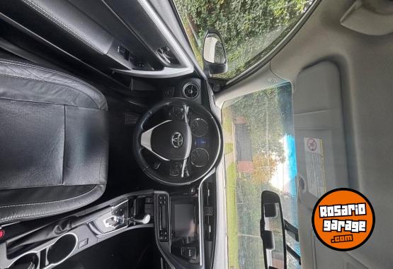 Autos - Toyota Corolla SE-G 1.8 CVT 2017 Nafta 261000Km - En Venta