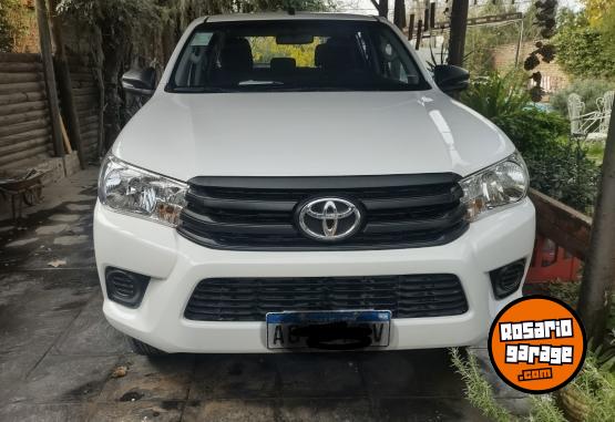 Camionetas - Toyota Hilluk 2024 Diesel 2188Km - En Venta