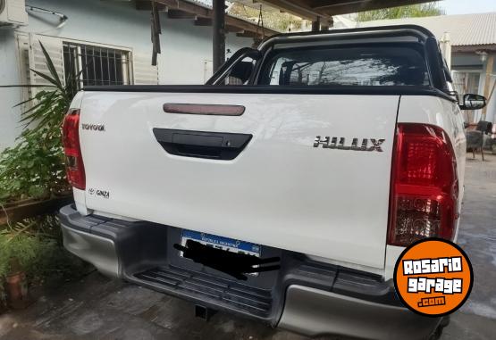Camionetas - Toyota Hilluk 2024 Diesel 2188Km - En Venta