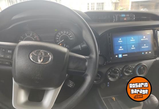 Camionetas - Toyota Hilluk 2024 Diesel 2188Km - En Venta