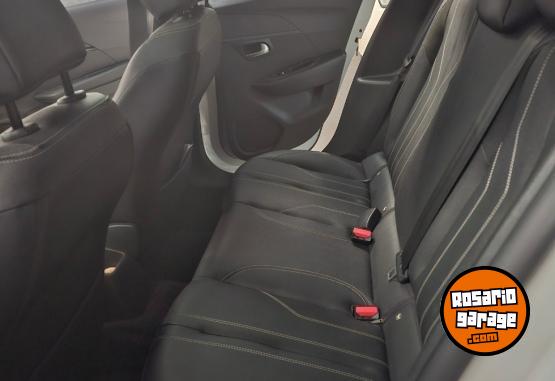Autos - Peugeot 208 2022 Nafta 71700Km - En Venta