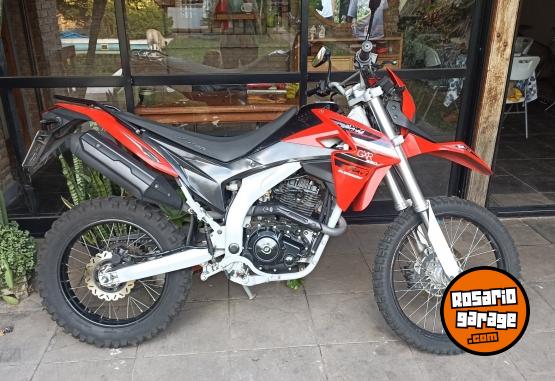 Motos - Guerrero GXR 2017 Nafta 15500Km - En Venta