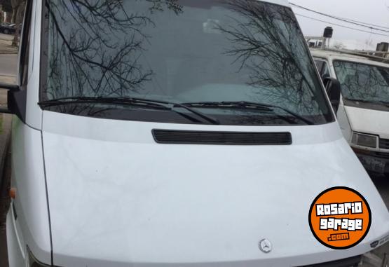 Utilitarios - Mercedes Benz Furg�n largo 2000 Diesel 111111Km - En Venta