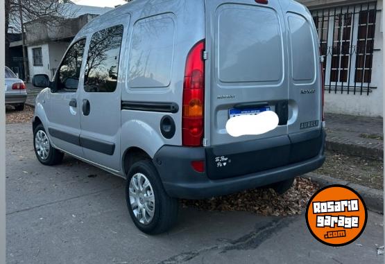 Utilitarios - Renault Kangoo confort 2017 Nafta 86000Km - En Venta