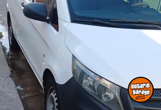 Utilitarios - Mercedes Benz Vito 2015 Diesel 211000Km - En Venta