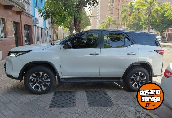 Camionetas - Toyota SW4 DIAMOND 2024 Diesel 22000Km - En Venta