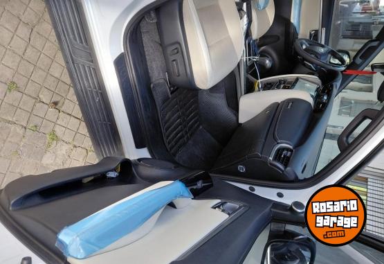 Camionetas - Toyota SW4 DIAMOND 2024 Diesel 22000Km - En Venta