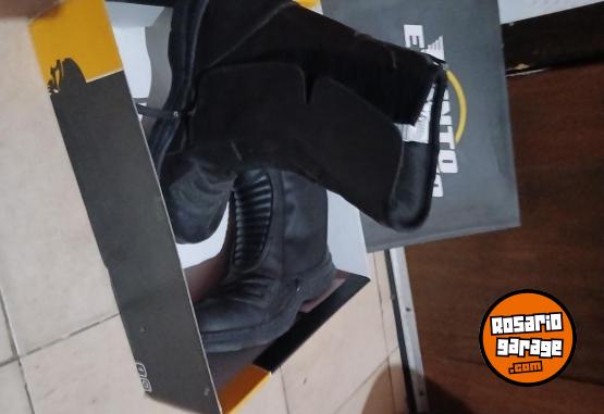 Indumentaria - Calzado para moto punto extremo - En Venta