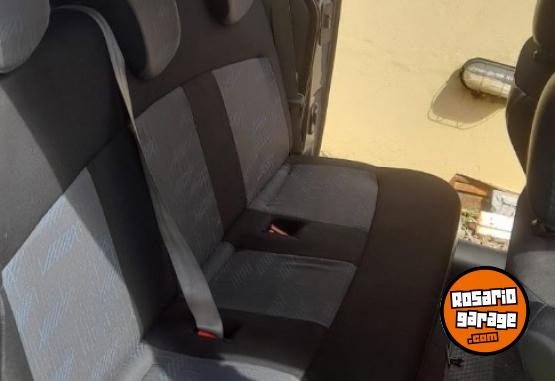 Camionetas - Renault 2011 2011 Nafta 119000Km - En Venta