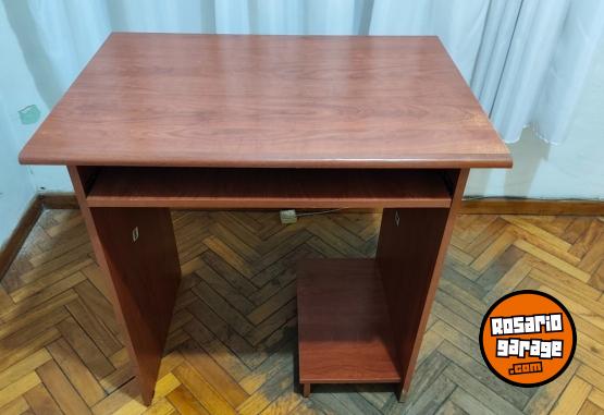 Hogar - MESA ESCRITORIO PARA PC - En Venta