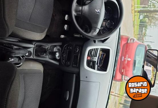 Autos - Peugeot 207 2011 Nafta 112000Km - En Venta