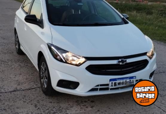 Autos - Chevrolet Onix Joy Black 2024 Nafta 19700Km - En Venta
