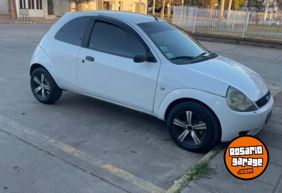 Autos - Ford Ka 2004 Nafta 200000Km - En Venta