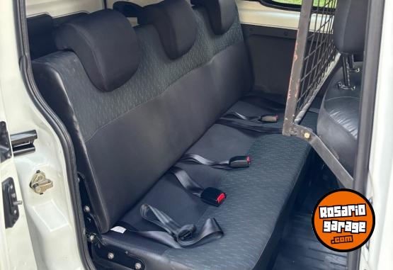 Utilitarios - Renault Kangoo 2017 GNC 180000Km - En Venta