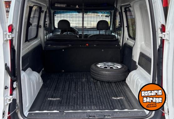 Utilitarios - Renault Kangoo 2017 GNC 180000Km - En Venta