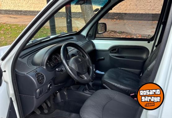 Utilitarios - Renault Kangoo 2017 GNC 180000Km - En Venta