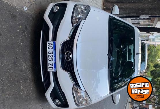 Autos - Toyota Estíos Platinium 2018 Nafta 77000Km - En Venta