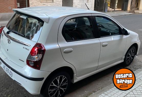 Autos - Toyota Estíos Platinium 2018 Nafta 77000Km - En Venta