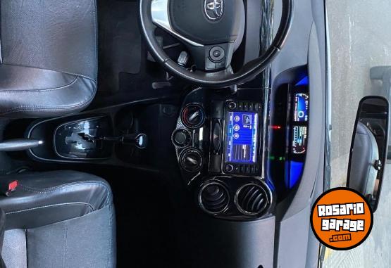 Autos - Toyota Estíos Platinium 2018 Nafta 77000Km - En Venta