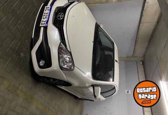 Autos - Toyota Estíos Platinium 2018 Nafta 77000Km - En Venta