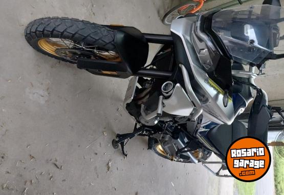 Motos - CF Mt 800 2023 Nafta 10200Km - En Venta