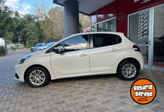 Autos - Peugeot 208 Allure Nav 1.6 2018 Nafta 100000Km - En Venta