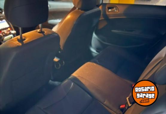 Autos - Peugeot 408 ALLURE HDI 2017 Diesel 121000Km - En Venta