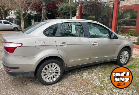 Autos - Fiat Grand Siena 2012 Nafta 125000Km - En Venta