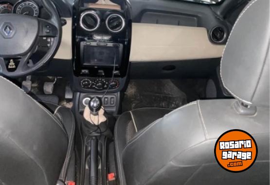 Camionetas - Renault Duster Dakar tracker 2018 Nafta 118000Km - En Venta