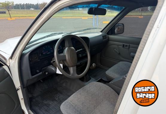 Camionetas - Toyota HILUX 2005 Diesel 350000Km - En Venta