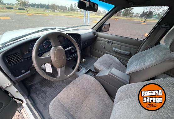 Camionetas - Toyota HILUX 2005 Diesel 350000Km - En Venta