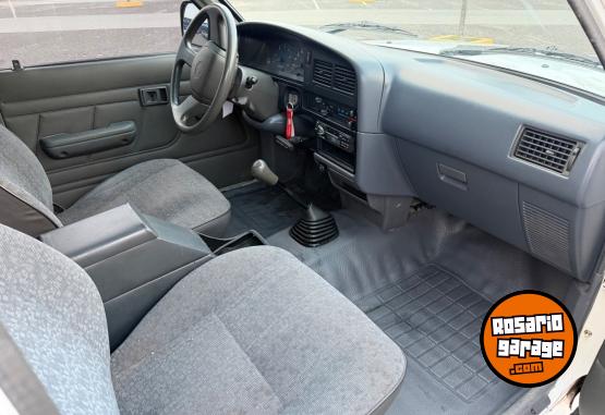 Camionetas - Toyota HILUX 2005 Diesel 350000Km - En Venta