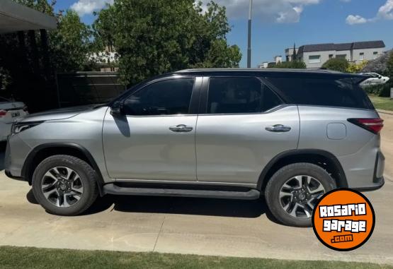 Camionetas - Toyota SW4 2.8 TDI DIAMANTE 4X4 2023 Diesel 45000Km - En Venta