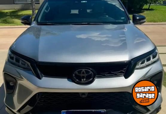 Camionetas - Toyota SW4 2.8 TDI DIAMANTE 4X4 2023 Diesel 45000Km - En Venta