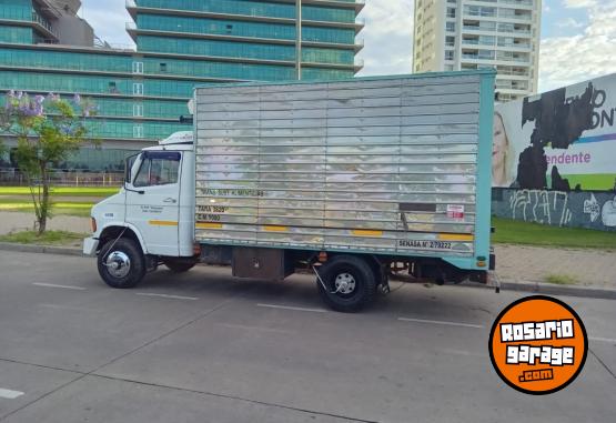 Camiones y Gr�as - Tata 608 6 cilindros - En Venta