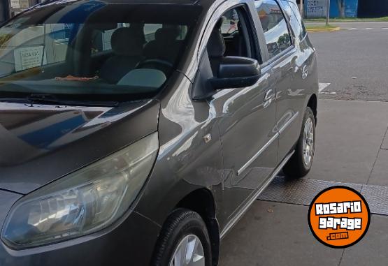 Autos - Chevrolet Spin 2011 GNC 300000Km - En Venta