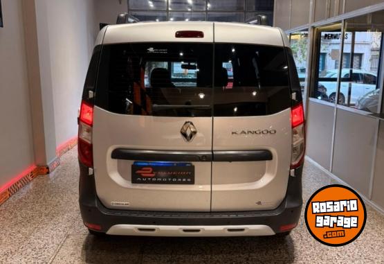 Utilitarios - Renault KANGOO II STEPWAY 2023 Diesel 57500Km - En Venta