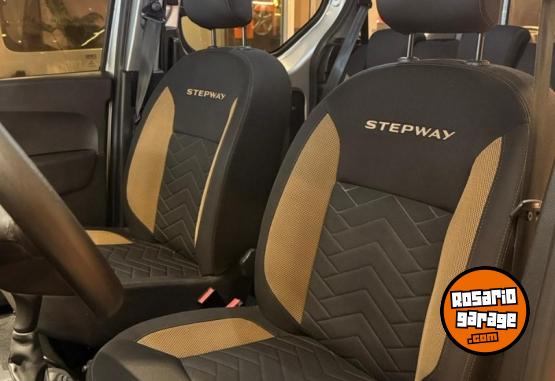 Utilitarios - Renault KANGOO II STEPWAY 2023 Diesel 57500Km - En Venta