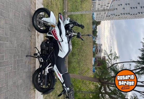 Motos - Benelli Trk 251 2023 Nafta 16500Km - En Venta