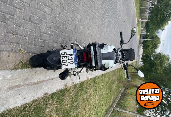 Motos - Benelli Trk 251 2023 Nafta 16500Km - En Venta