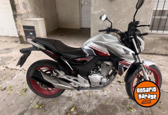 Motos - Honda Cb twister 250cc 2022 Nafta 21000Km - En Venta
