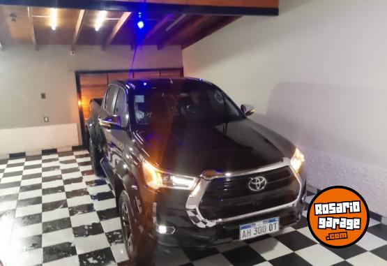 Camionetas - Toyota Hilux 2025 Diesel 800Km - En Venta