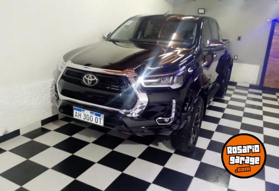 Camionetas - Toyota Hilux 2025 Diesel 800Km - En Venta